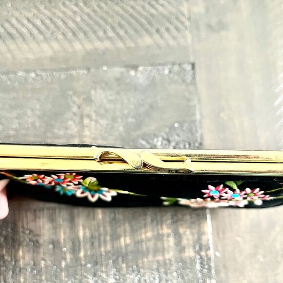 Embroidered Floral Clutch Purse Boho Chic Vintage Inspired Evening Bag - Picture 6 of 6